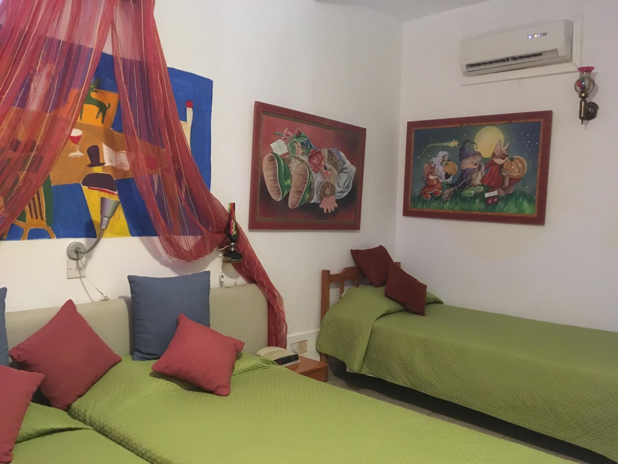 מלון Kiniras Traditional & Restaurant