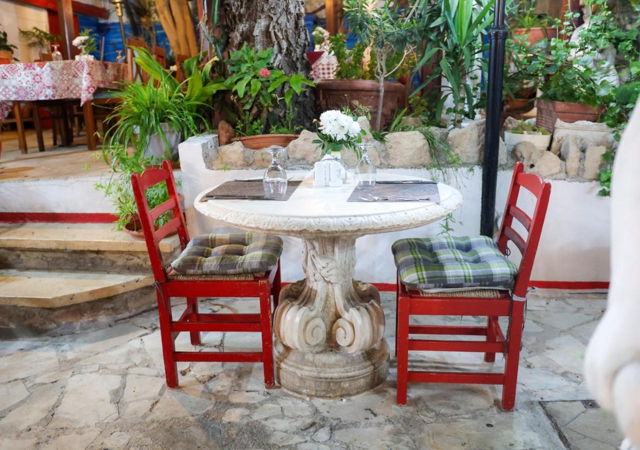 מלון Kiniras Traditional & Restaurant