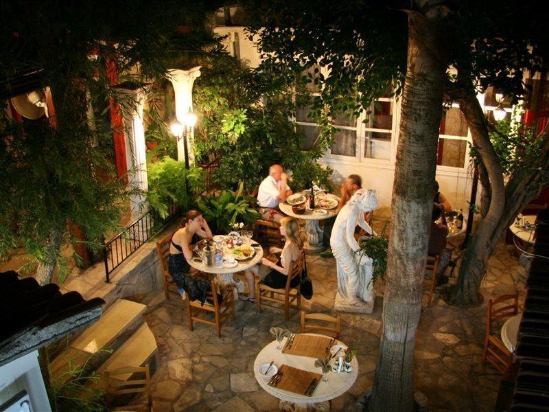 מלון Kiniras Traditional & Restaurant