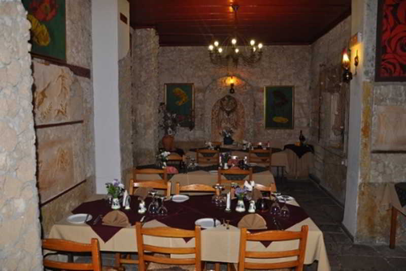Kiniras Traditional & Restaurant מלון Paphos