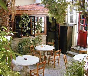 Kiniras Traditional & Restaurant מלון Paphos
