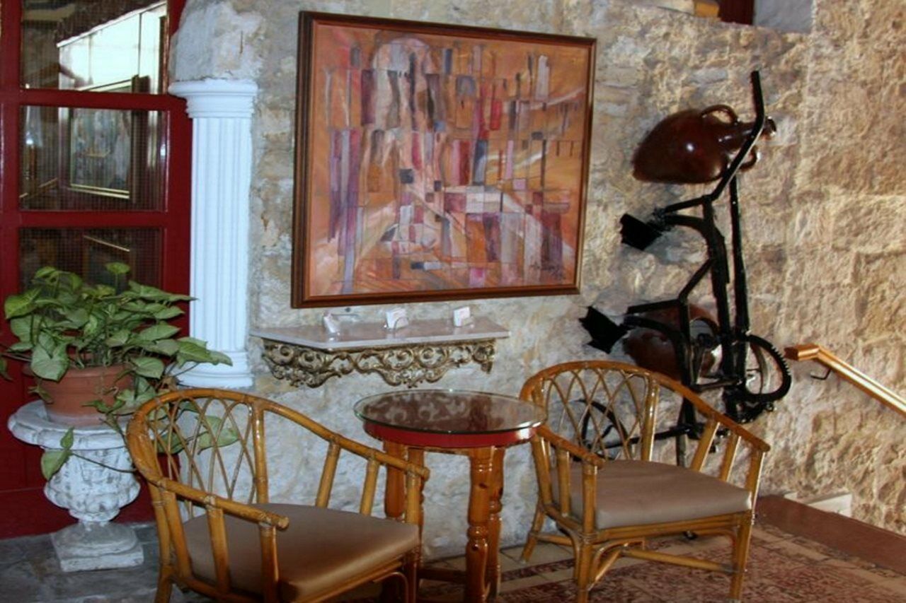 Kiniras Traditional & Restaurant מלון Paphos
